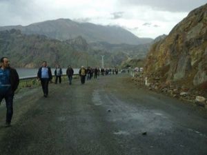 Oltu-Artvin karayolu heyelan nedeniyle kapandı