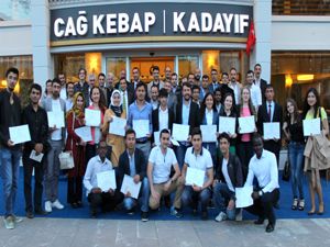 Erzurum uluslararası öğrenciler akademisi mezunlarını verdi