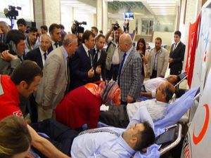 Büyükşehir Belediyesi personeli, Kızılay'a kan bağışında bulundu