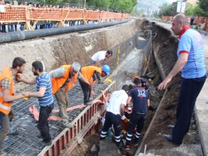 Flaş... Erzurum'da göçük: 4 işçi kurtarıldı 1 işçi göçük altında