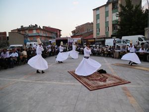 Büyükşehir, Pasinler'de sokak iftarı düzenledi