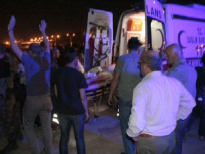 Hınıs'ta zırhlı polis aracı takla attı: 4 yaralı