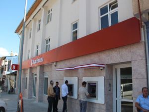Ziraat Bankası Oltu şubesi yeni konseptiyle hizmete açıldı