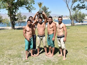 Erzurum'da altın kemer karakucak güreşleri heyecanı