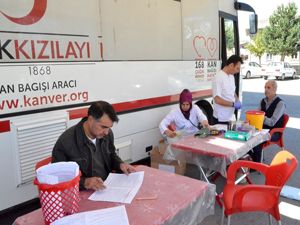 Palandöken Belediyesi çalışanları kan bağışı yaptı