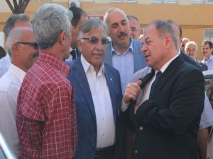 AK Parti Milletvekili adayı Prof. Dr. Akdağ ilçelerde bayramlaştı