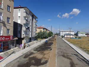 Büyükşehir Dadaşkent'te caddeleri yeniliyor