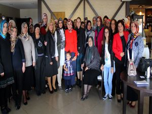 MHP kadın kolları'ndan teşekkür toplantısı