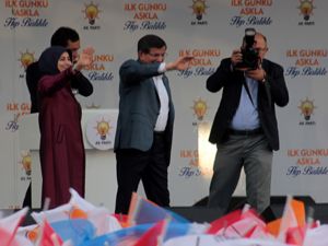 Başbakan Davutoğlu: Erzurum'a raylı sistem gelecek