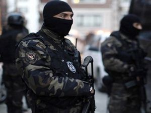 Horasan'da terör operasyonu: 10 gözaltı