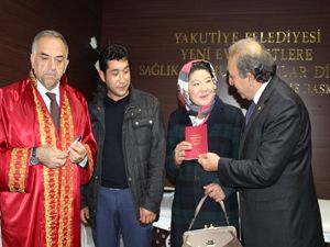 Savaştan kaçan Afgan çift Erzurum'da evlendi