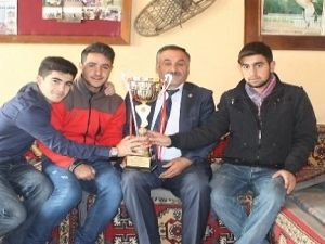 Cirit'in Şampiyonu Kombinaspor