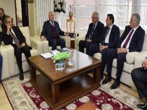 OSB üst kuruluşu üyeleri Başkan Sekmen'i ziyaret etti