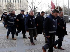 Erzurum'da FETÖ/PDY operasyonunda gözaltına alınan 30 kişi mahkemeye sevk edildi