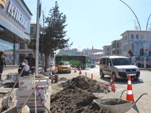 Erzurum'da ölüm kavşağına neşter