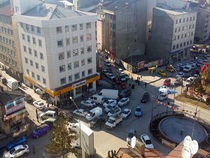 Erzurum'da trafik alt üst ne duyan var nede gören