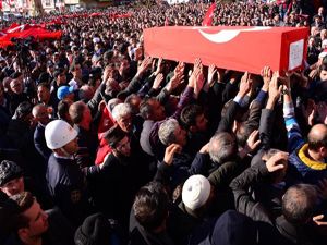 Şehit Polis Karakaya'yı İspir'de 5 bin kişi uğurladı