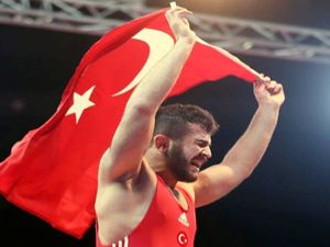 Muhammet Nuri Azeri rakibini tuşla yendi