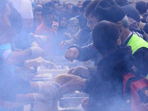 Denizi olmayan Erzurum'da balık ekmek şenliği