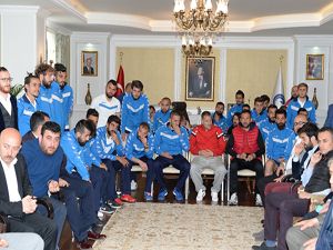Vali Altıparmak: Erzurumspor Süper Ligi hak ediyor