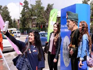 Erzurum Kitap Fuarı'nda selfie yarışı