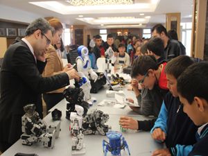 Atatürk Üniversitesi Mühendislik Fakültesi robot günleri