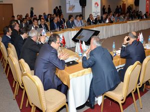 Kamu-Üniversite-Sanayi işbirliği Erzurum'da masaya yatırıldı