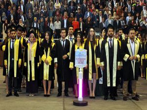 İİBF'cilerin mezuniyet coşkusu