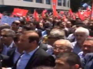 CHP'den AKP önünde 'kurşun' protestosu