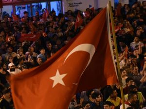 Büyükşehir 67 Bin 500 bayrak dağıttı