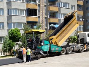Palandöken Belediyesi asfalt çalışmalarına kesintisiz devam ediyor