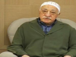 Fethullah Gülen darbe emrinin cübbeyle verdi iddiası!