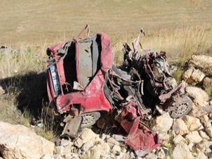Erzurum'da kamyonla otomobil çarpıştı: 3 ölü, 2 yaralı