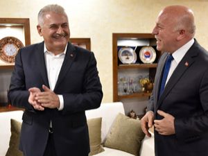 Başbakan Yıldırım, Erzurum Büyükşehir Belediyesi'ni ziyaret etti