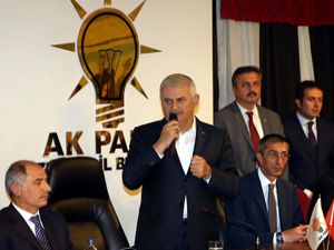 Başbakan Yıldırım, Erzurum AK Parti İl Başkanlığını ziyaret  etti