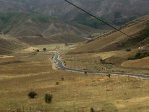 Büyükşehir Aziziye Canören Grup Yolu'nu asfaltladı