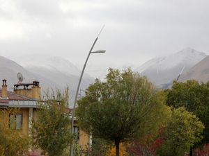 Erzurum'da yüksek kesimlerde kar yağışı