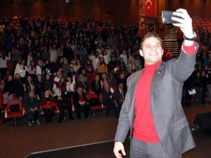 Oyuncu Mehmet Aslan: Aşk yüzünden madde bağımlısı oluyor