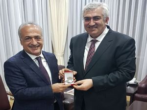 AK Parti İl Başkanı Mehmet Emin Öz, Rektör Çomaklı'yı ziyaret etti