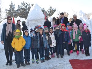 'Kardaki İz' konulu Kardan Heykel Sergisi açıldı
