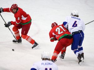 Buz hokeyinde ilk finalis Belarus
