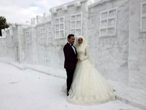 Kar Sokağı, düğün fotoğrafçılarının ilgi odağı oldu