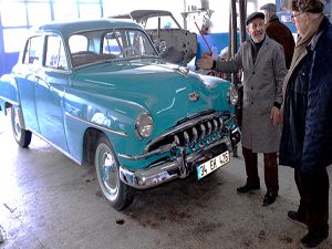 Erzurum'da klasik otomobillere hayat veriyor
