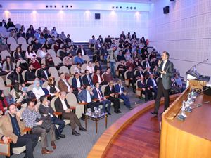 Yavilioğlu 25'inci konferansını Erzurum'da gerçekleştirdi