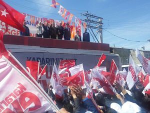 Bakan Akdağ Karaçoban'da halka hitap etti