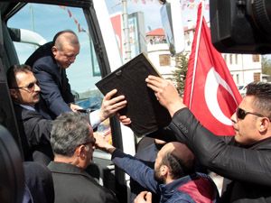 Cumhurbaşkanı Erdoğan'ı atlı ciritçiler karşıladı