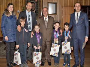 Aydın Doğan'ın öğrencileri Short Track'da madalyaları topladı