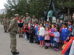Öğrencilerden İl Jandarma Komutanlığına ziyaret