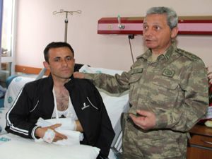 Jandarma Albay Çelik, yaralı askeri ziyaret etti