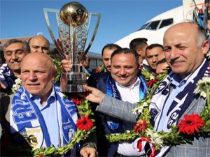 Flaş... Flaş... Şampiyon  Erzurumspor'da büyük restleşme